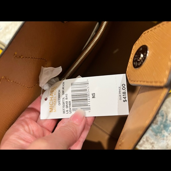 Michael Kors Sunflower Tote AND Wallet!! - Picture 6 of 9